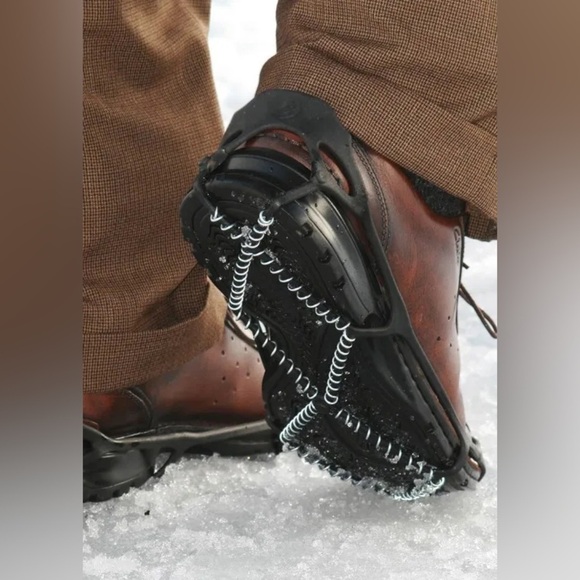 Yaktrax Other - Yaktrax Spikeless Ice and Snow Shoe Gripper Sole Covers Unisex Large NWOT Black
